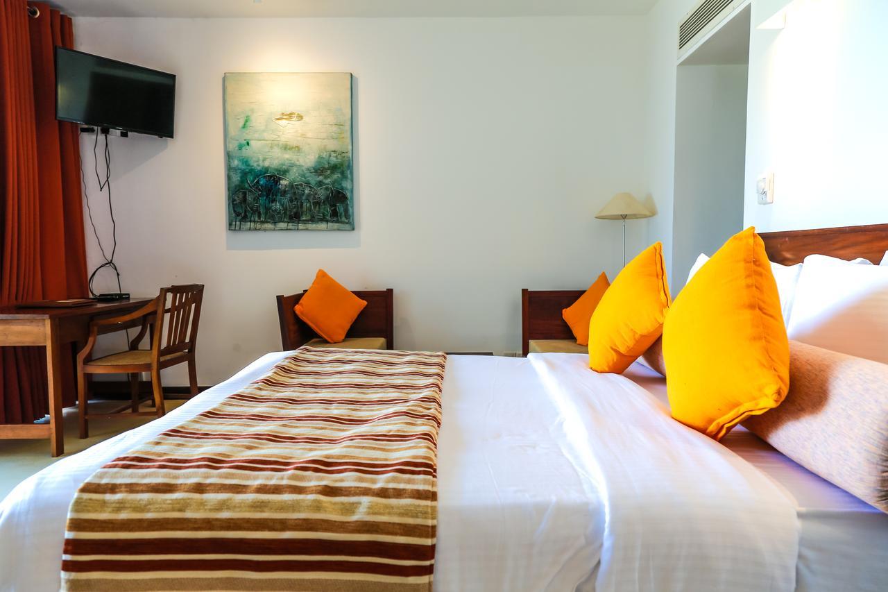 Grand Beach Wadduwa Εξωτερικό φωτογραφία